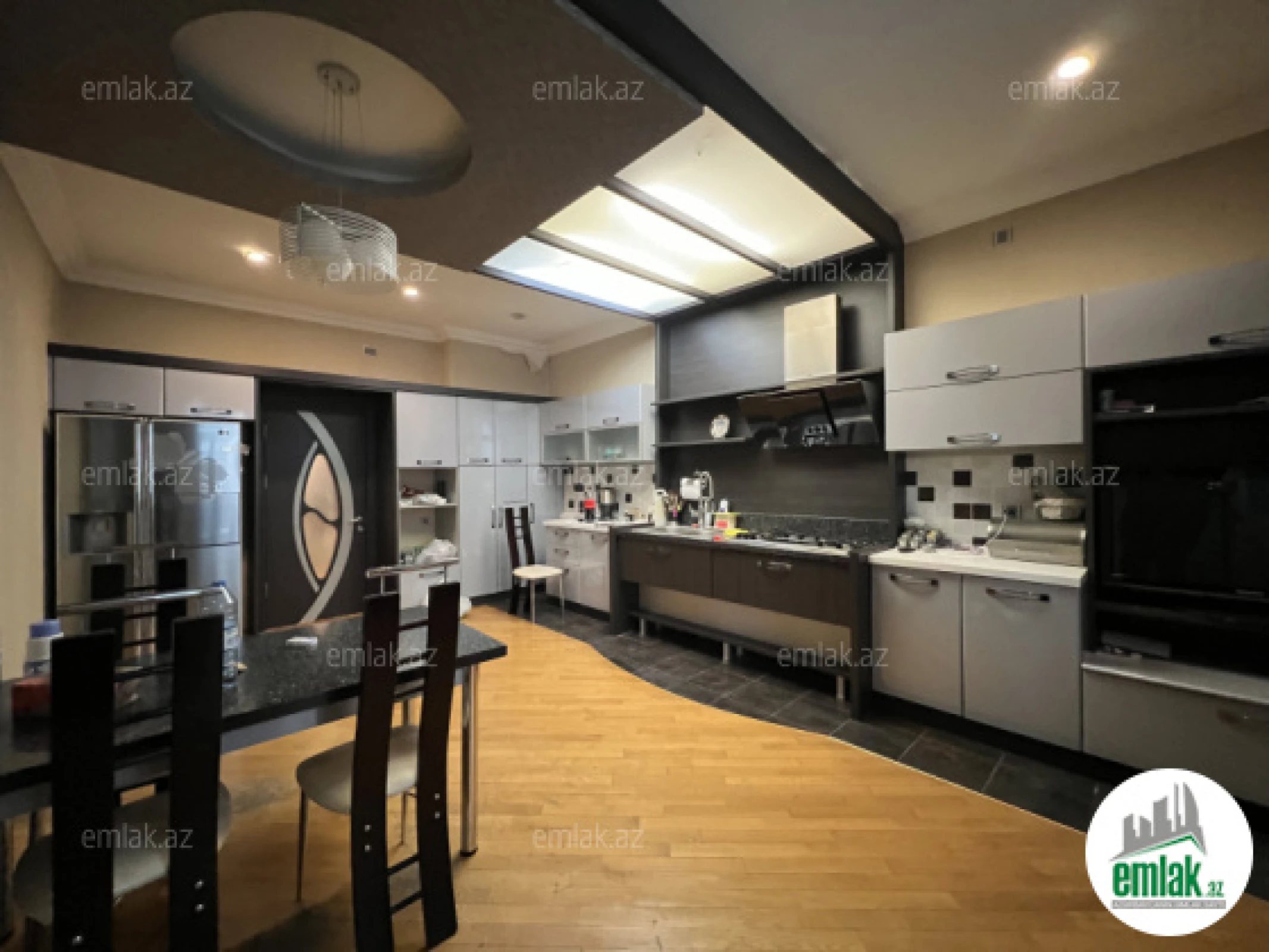 Satılır 4 otaqlı yeni tikili 223 m²