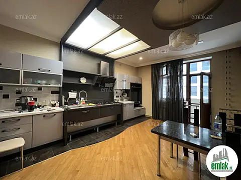 Satılır 4 otaqlı yeni tikili 223 m²