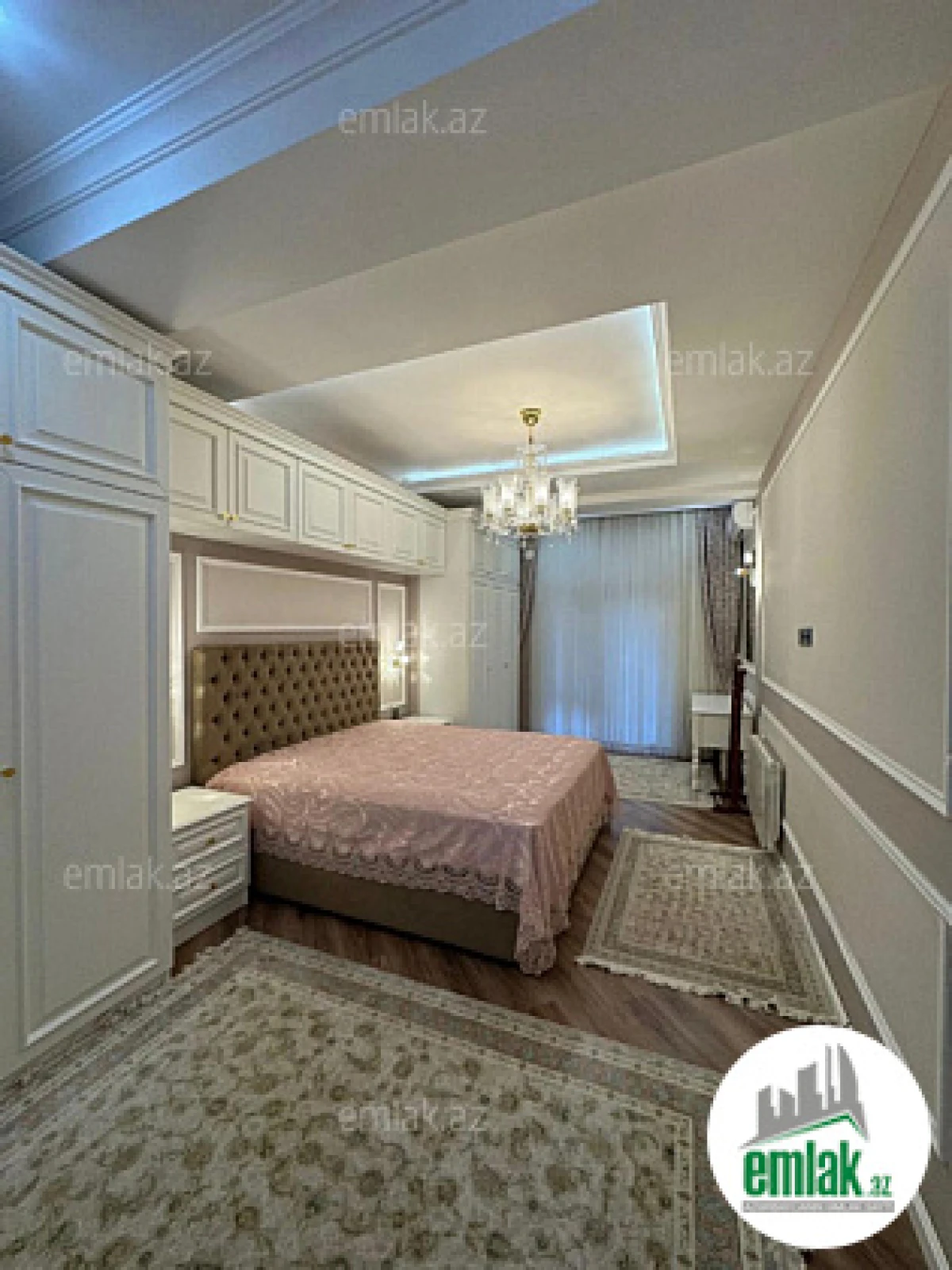 Satılır 4 otaqlı yeni tikili 180 m²