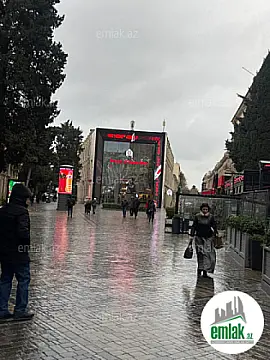 Satılır 2 otaqlı köhnə tikili 100 m²