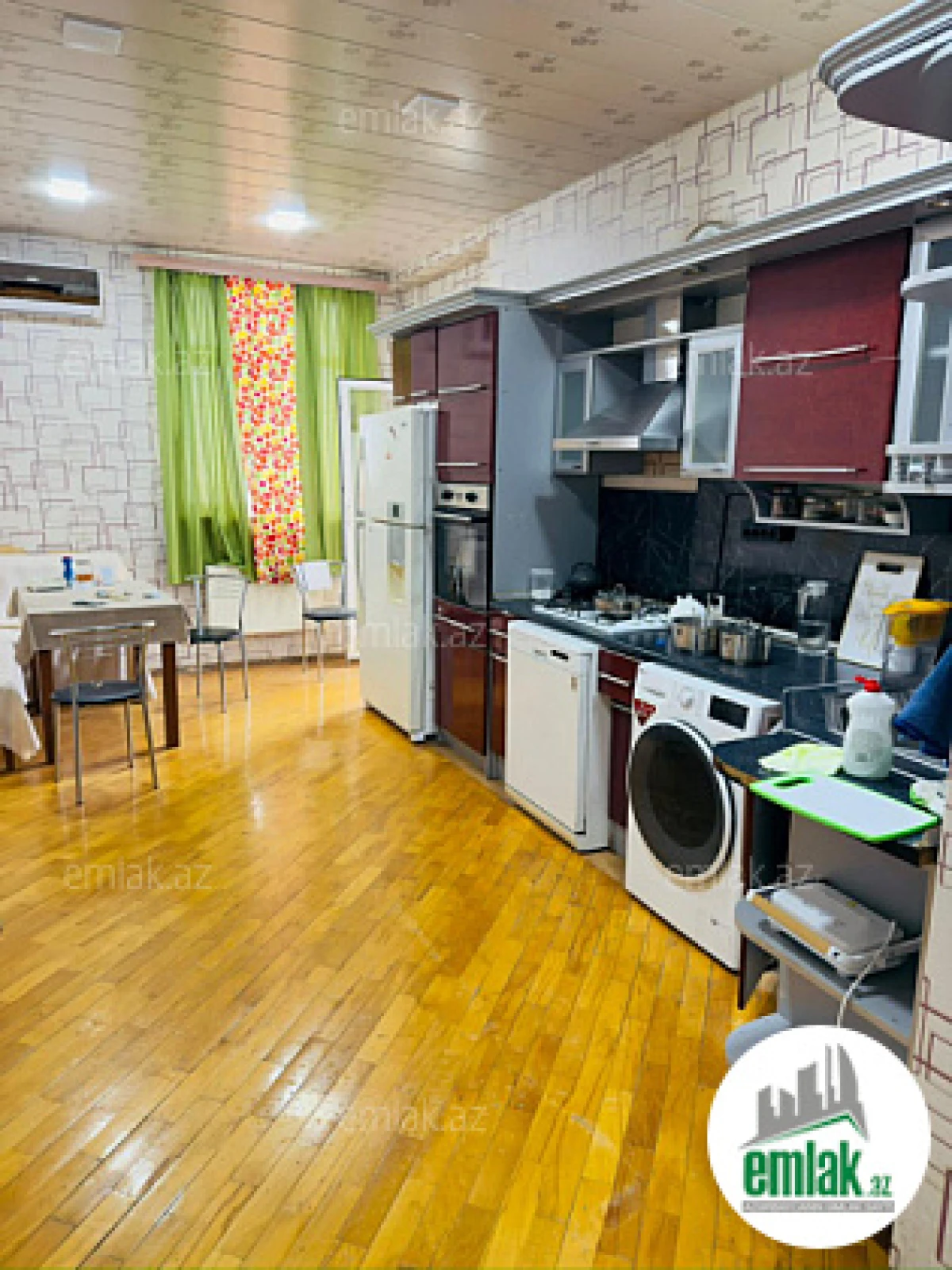 Satılır 3 otaqlı yeni tikili 140 m²