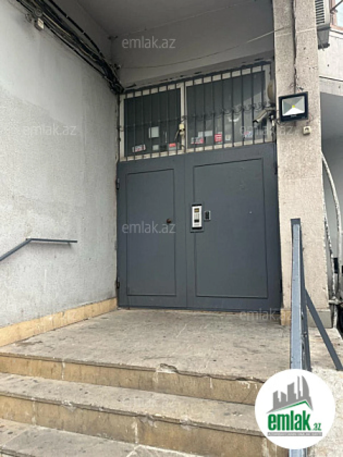 Satılır 3 otaqlı köhnə tikili 86 m²