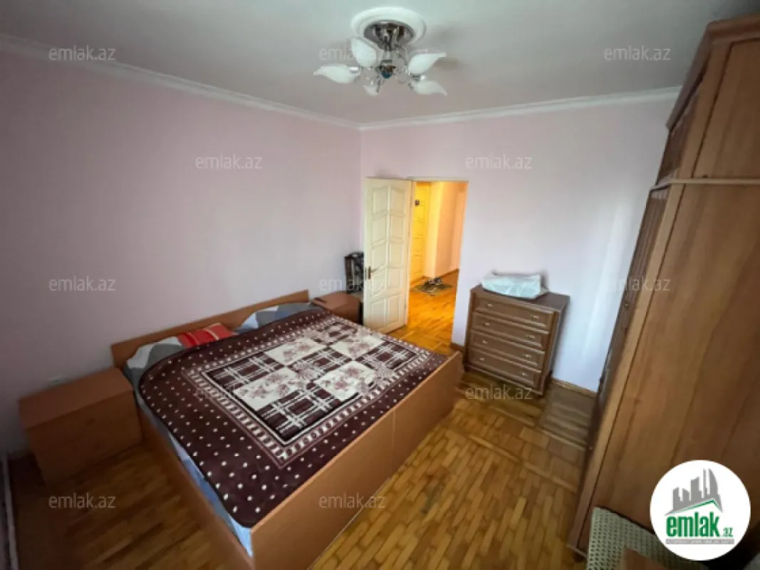 Satılır 3 otaqlı köhnə tikili 86 m²