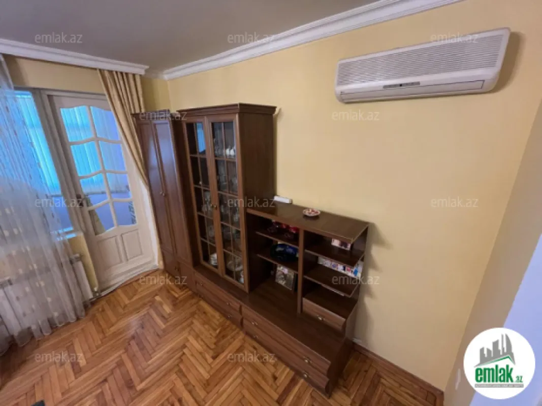 Satılır 3 otaqlı köhnə tikili 86 m²