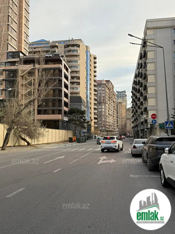 Satılır 4 otaqlı yeni tikili 188 m²