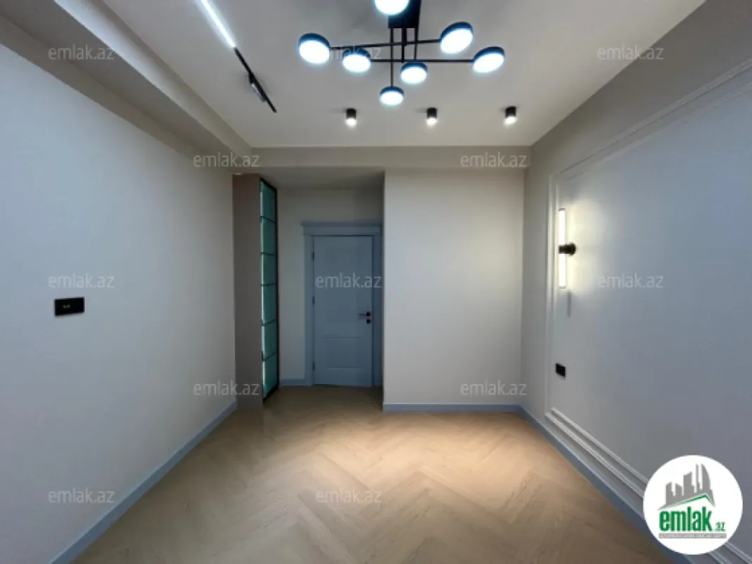 Satılır 3 otaqlı yeni tikili 120 m²