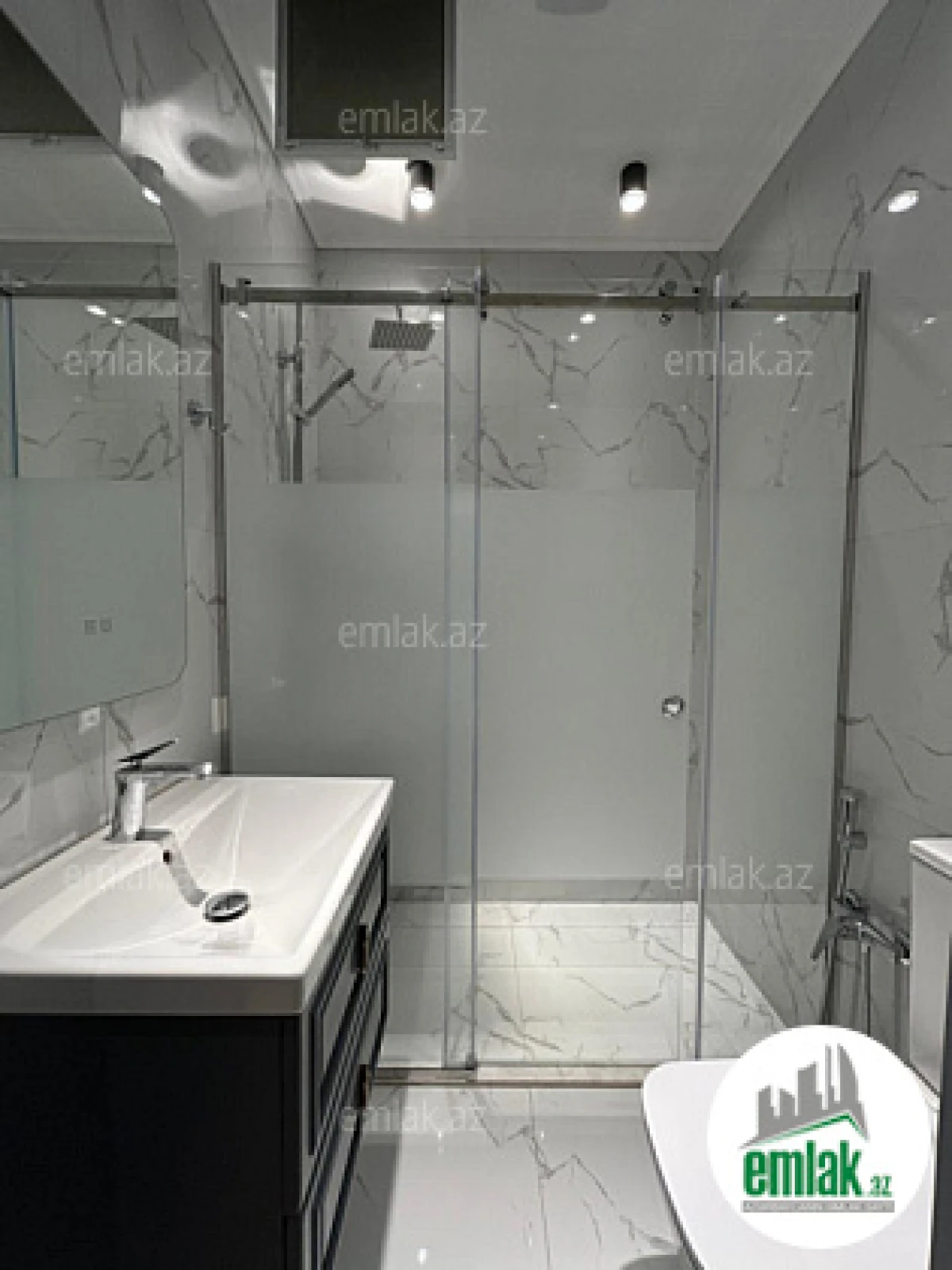 Satılır 3 otaqlı yeni tikili 120 m²