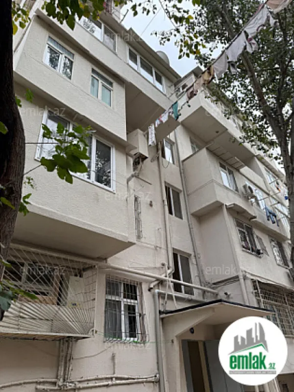 Satılır 2 otaqlı köhnə tikili 40 m²