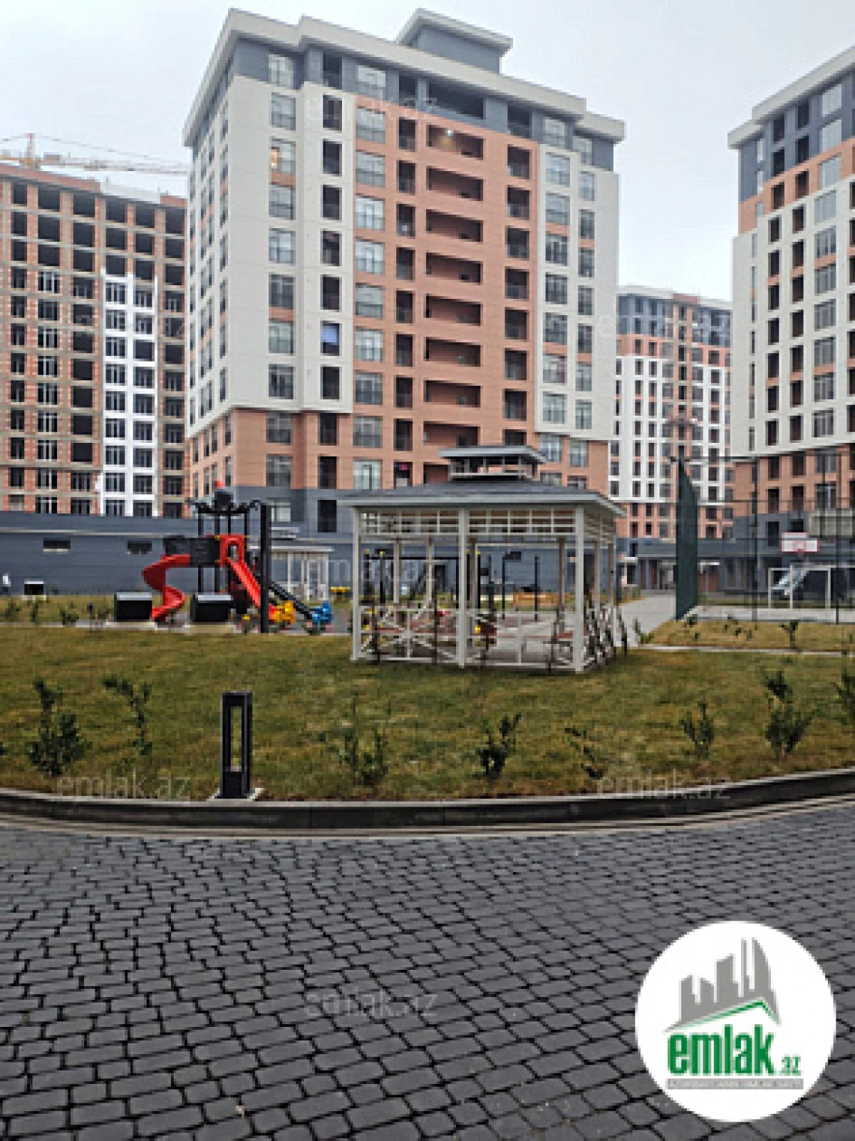 Satılır 2 otaqlı yeni tikili 64 m²