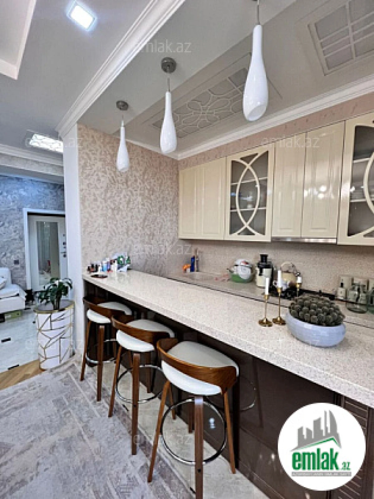 Satılır 2 otaqlı yeni tikili 100 m²