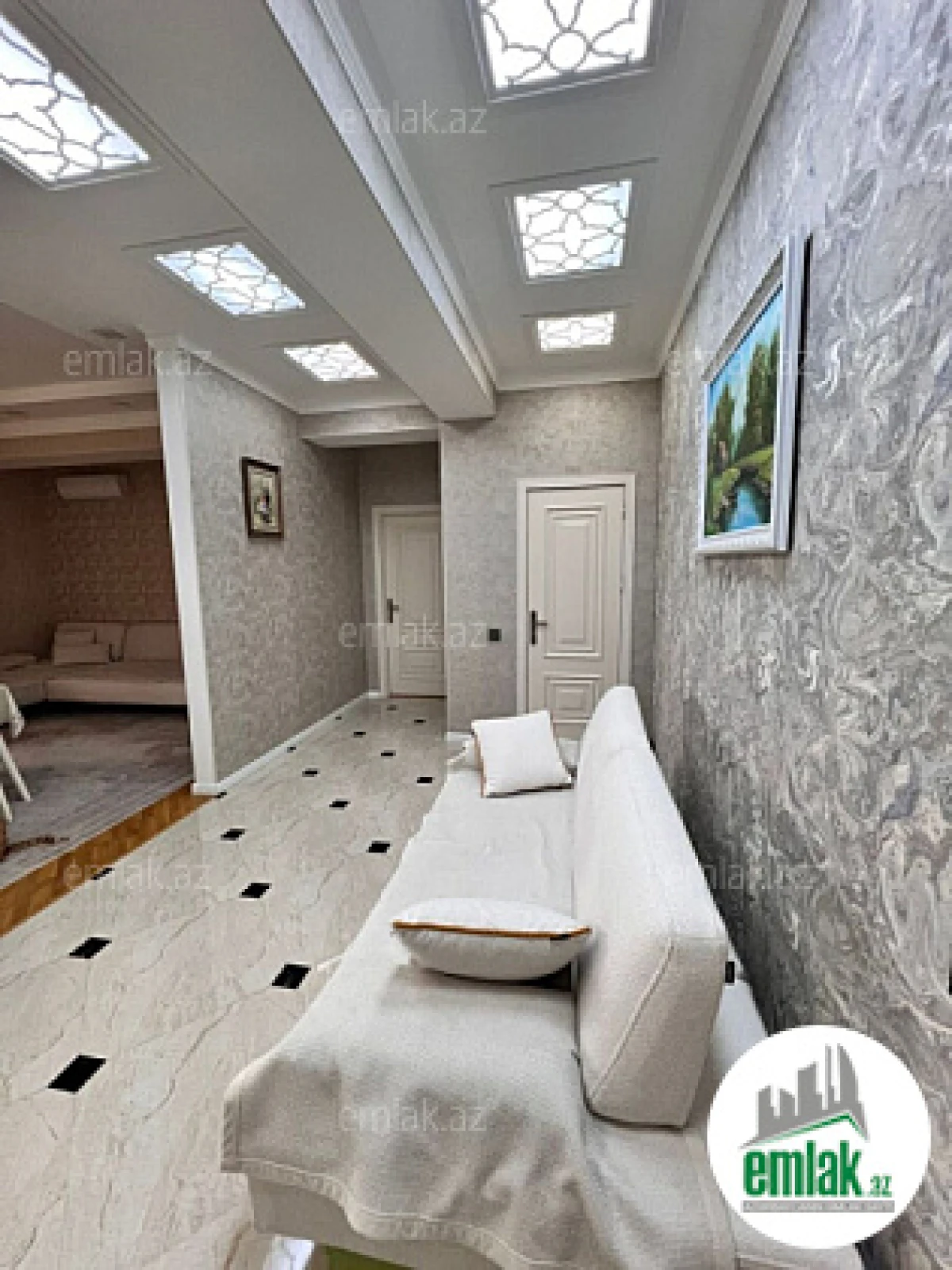 Satılır 2 otaqlı yeni tikili 100 m²