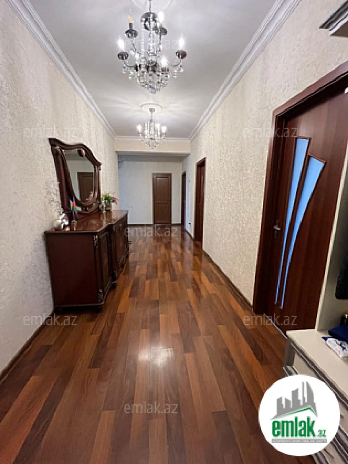 Satılır 3 otaqlı yeni tikili 130 m²