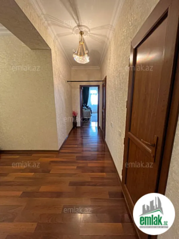 Satılır 3 otaqlı yeni tikili 130 m²