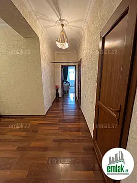Satılır 3 otaqlı yeni tikili 130 m²