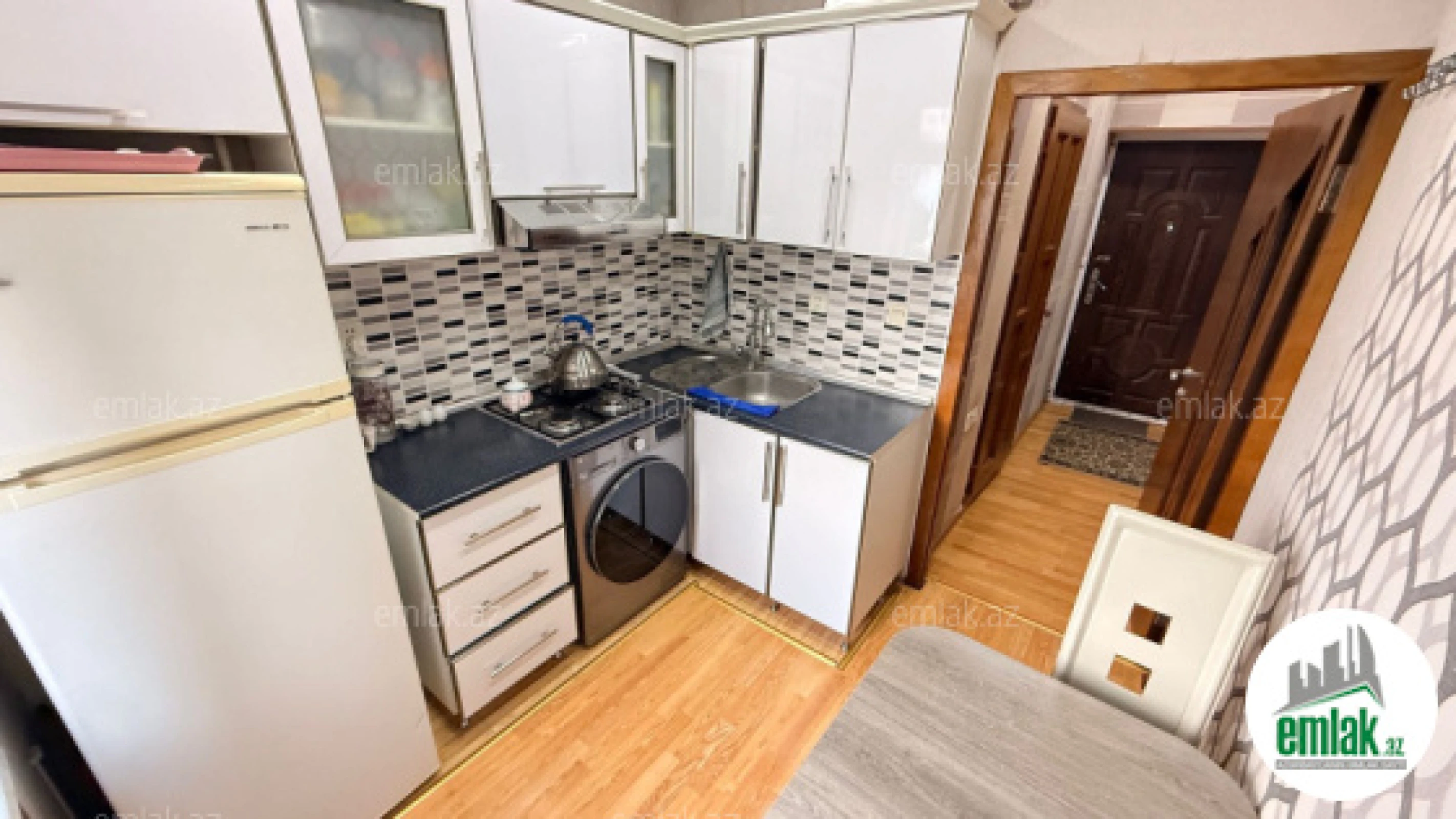 Satılır 4 otaqlı köhnə tikili 90 m²