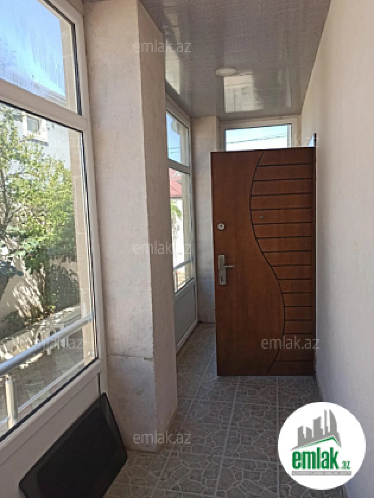 Satılır 8 otaqlı həyət evi 300 m²