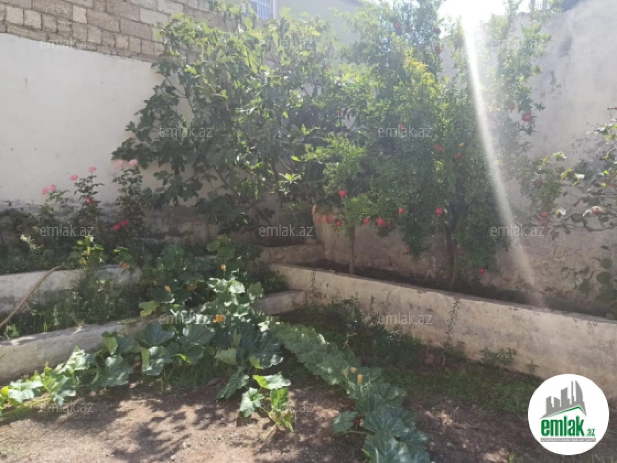 Satılır 8 otaqlı həyət evi 300 m²