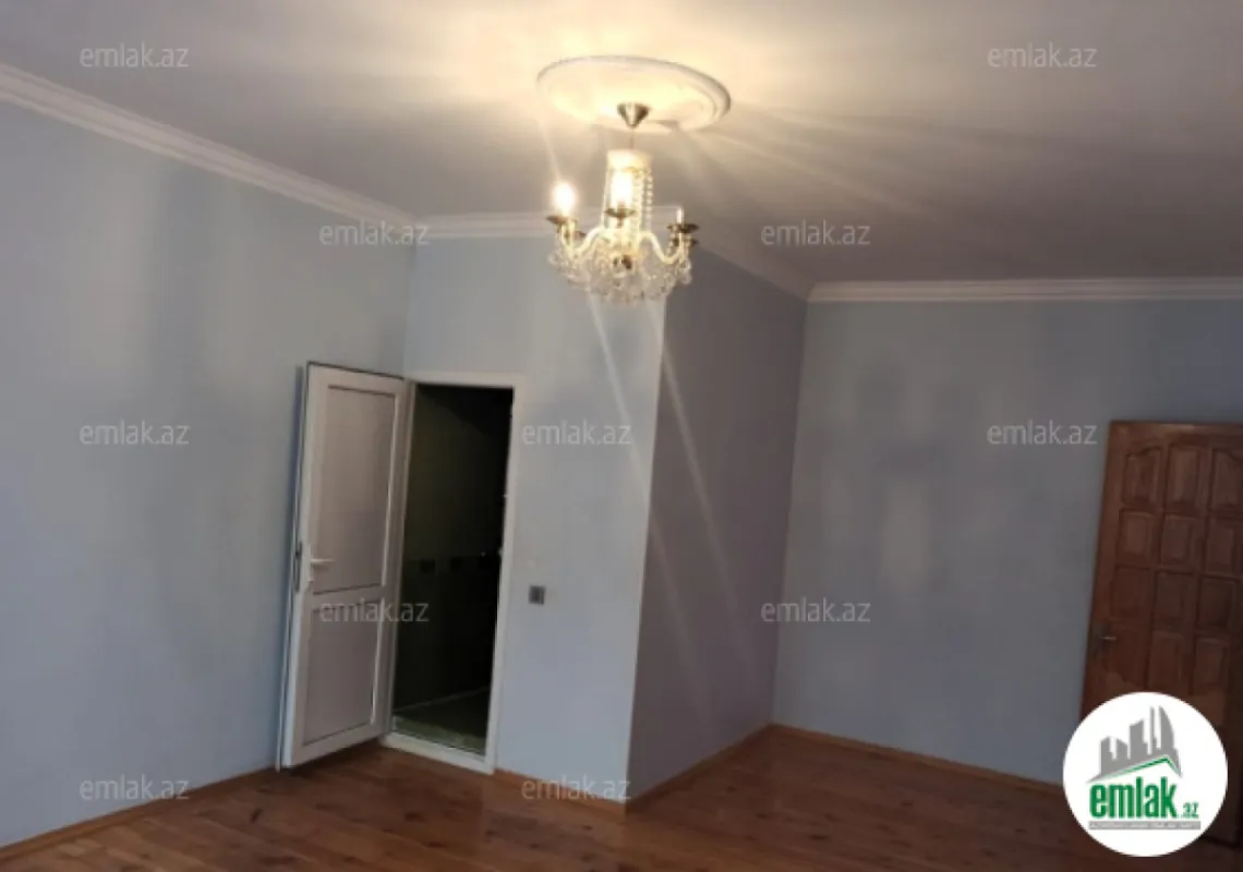 Satılır 8 otaqlı həyət evi 300 m²