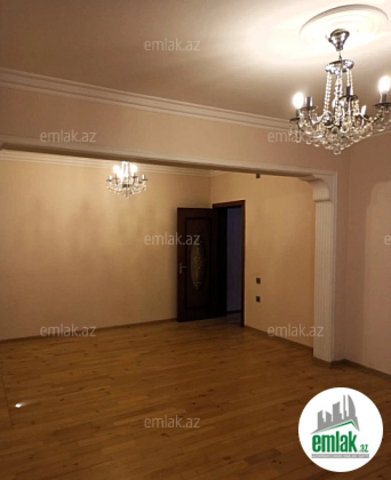 Satılır 8 otaqlı həyət evi 300 m²