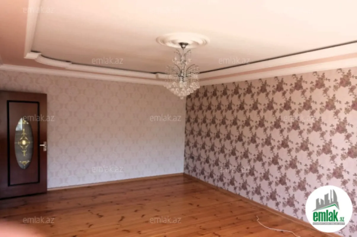 Satılır 8 otaqlı həyət evi 300 m²