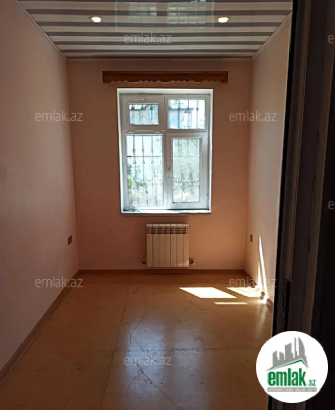 Satılır 8 otaqlı həyət evi 300 m²