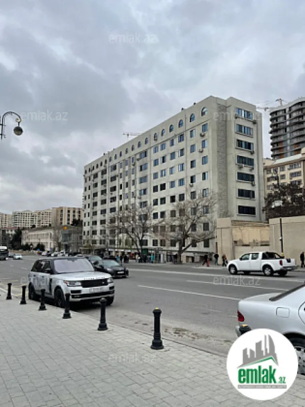 Satılır 3 otaqlı köhnə tikili 80 m²