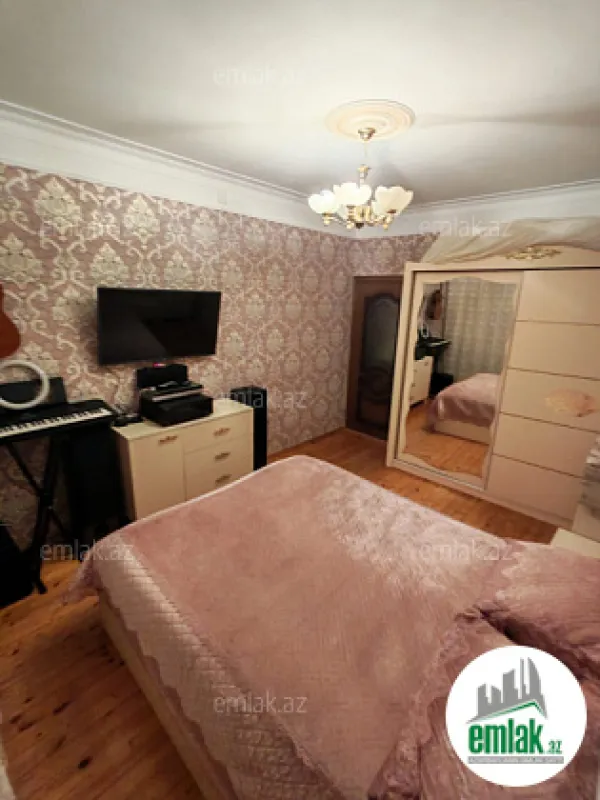 Satılır 3 otaqlı köhnə tikili 80 m²