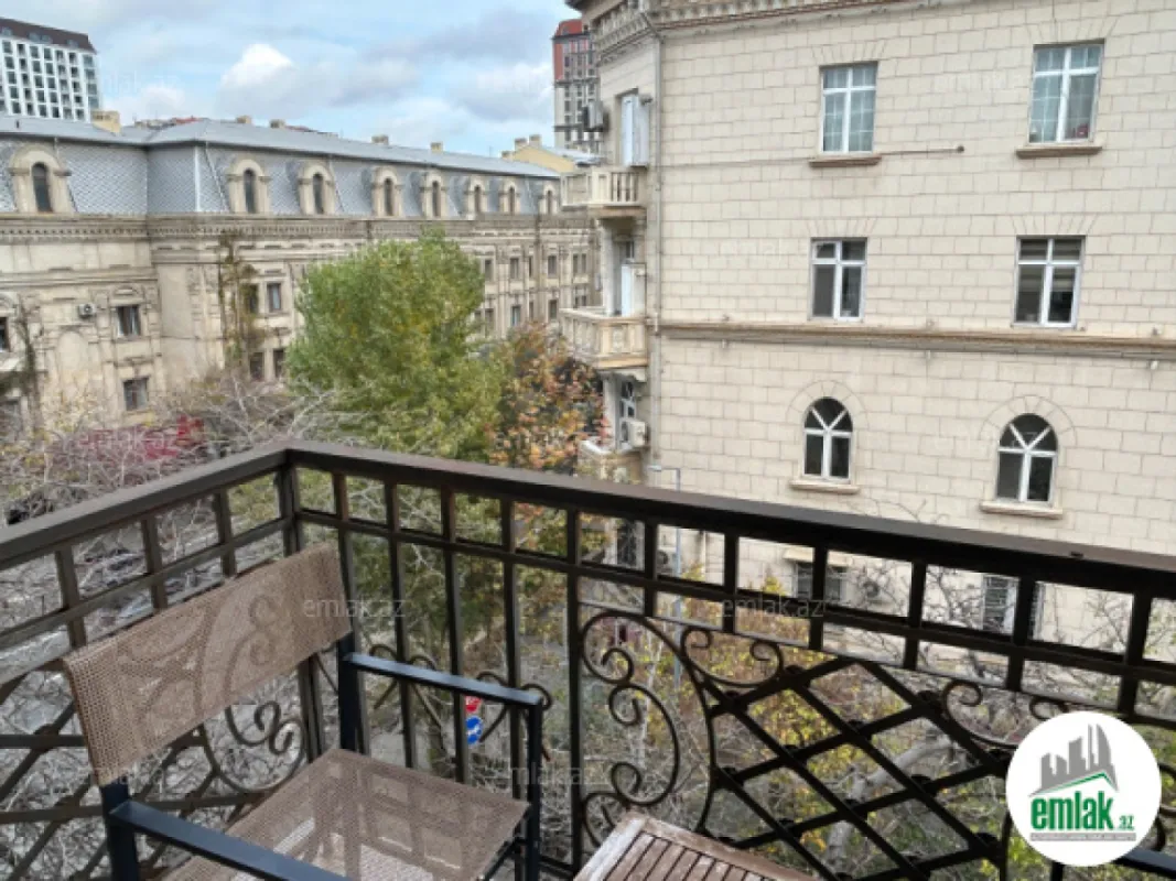 Satılır 2 otaqlı köhnə tikili 50 m²