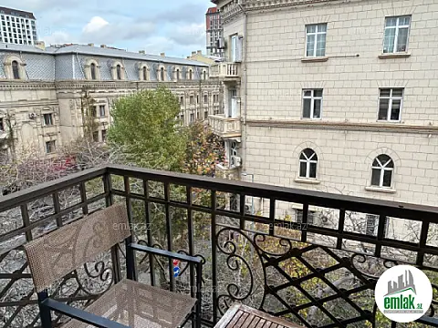 Satılır 2 otaqlı köhnə tikili 50 m²