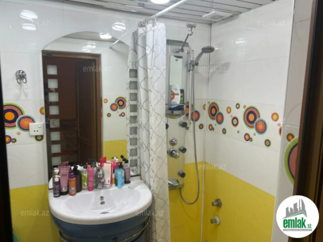 Satılır 2 otaqlı köhnə tikili 50 m²