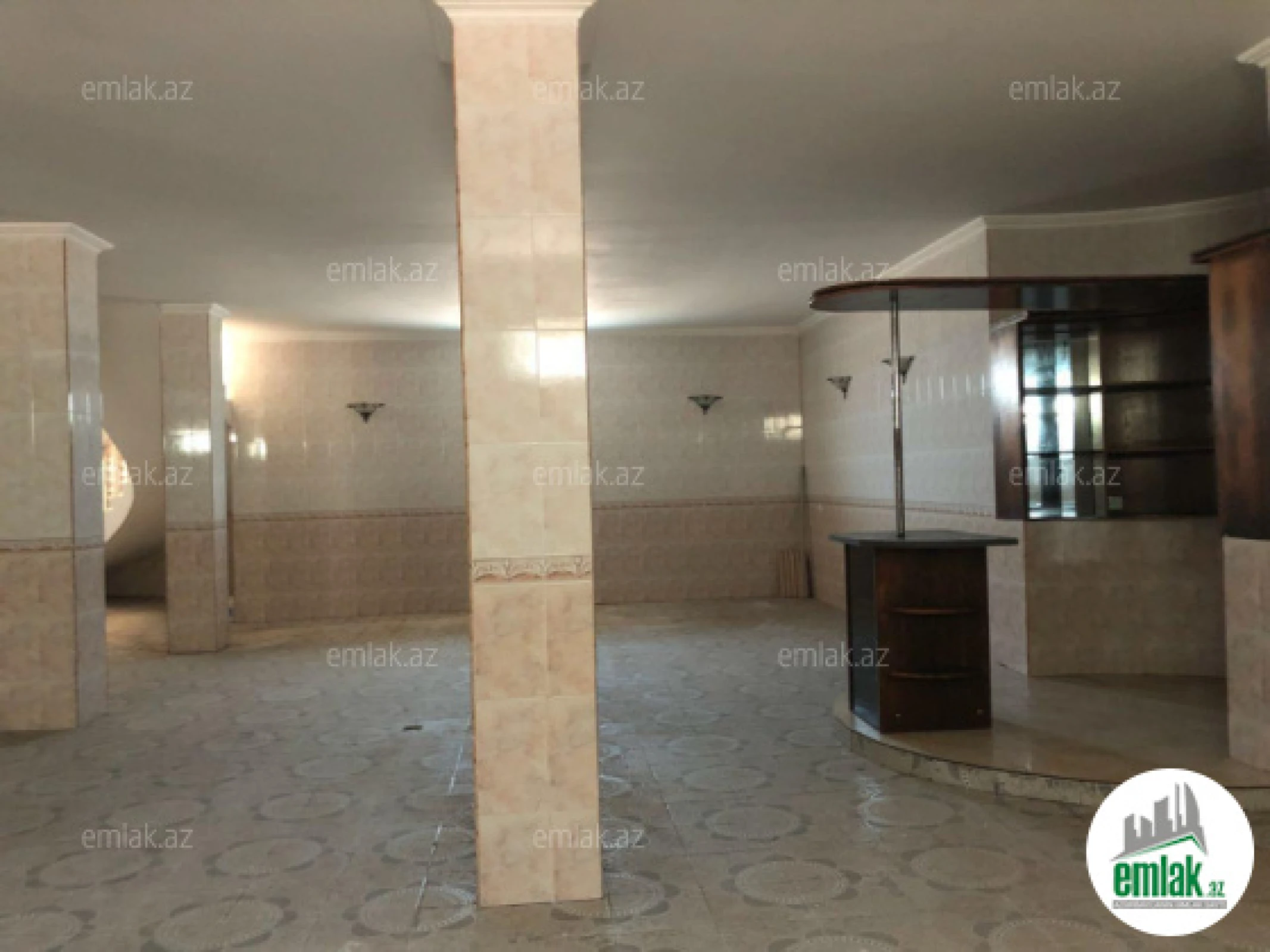 Satılır 10 otaqlı həyət evi 300 m²