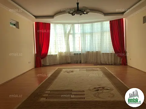 Satılır 10 otaqlı həyət evi 300 m²