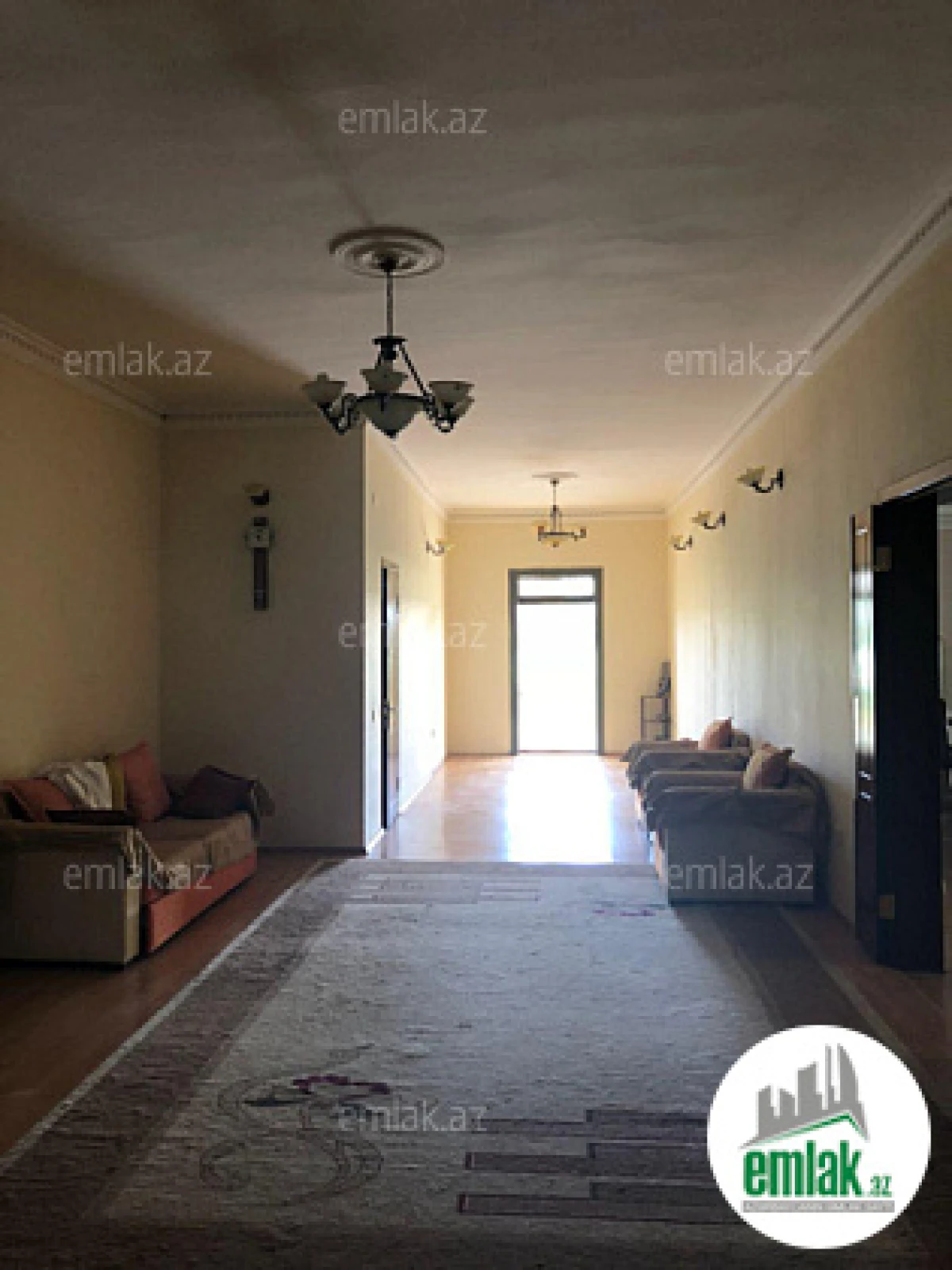 Satılır 10 otaqlı həyət evi 300 m²