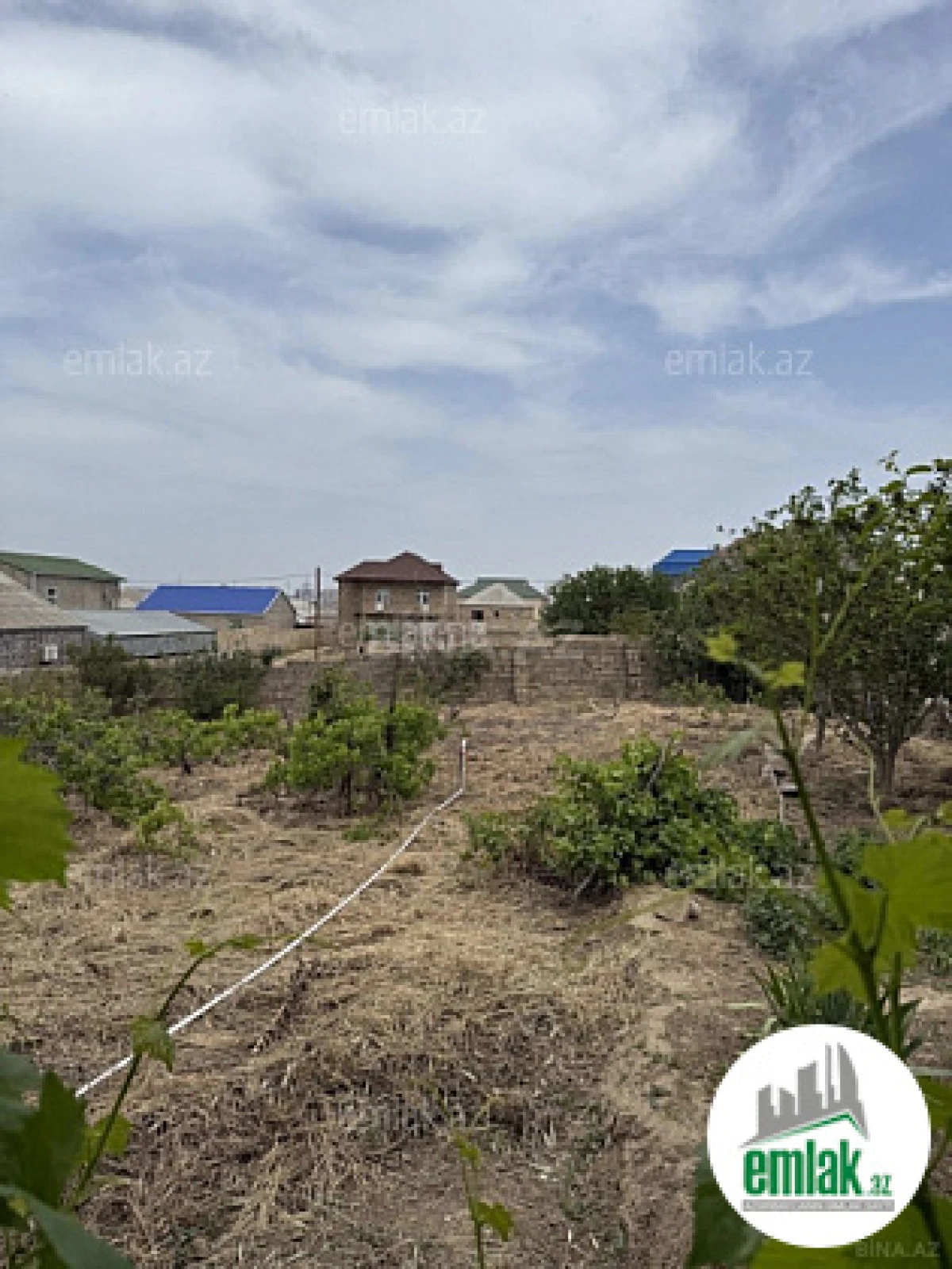 Satılır 8 otaqlı mənzil 400 m²