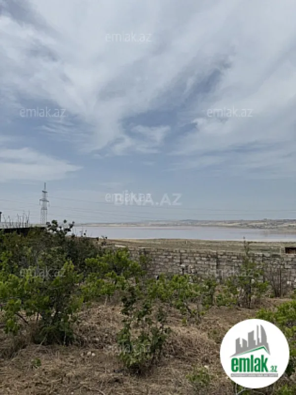 Satılır 8 otaqlı mənzil 400 m²