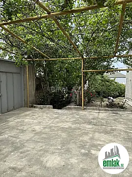 Satılır 8 otaqlı mənzil 400 m²