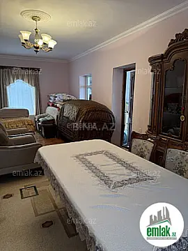 Satılır 8 otaqlı mənzil 400 m²