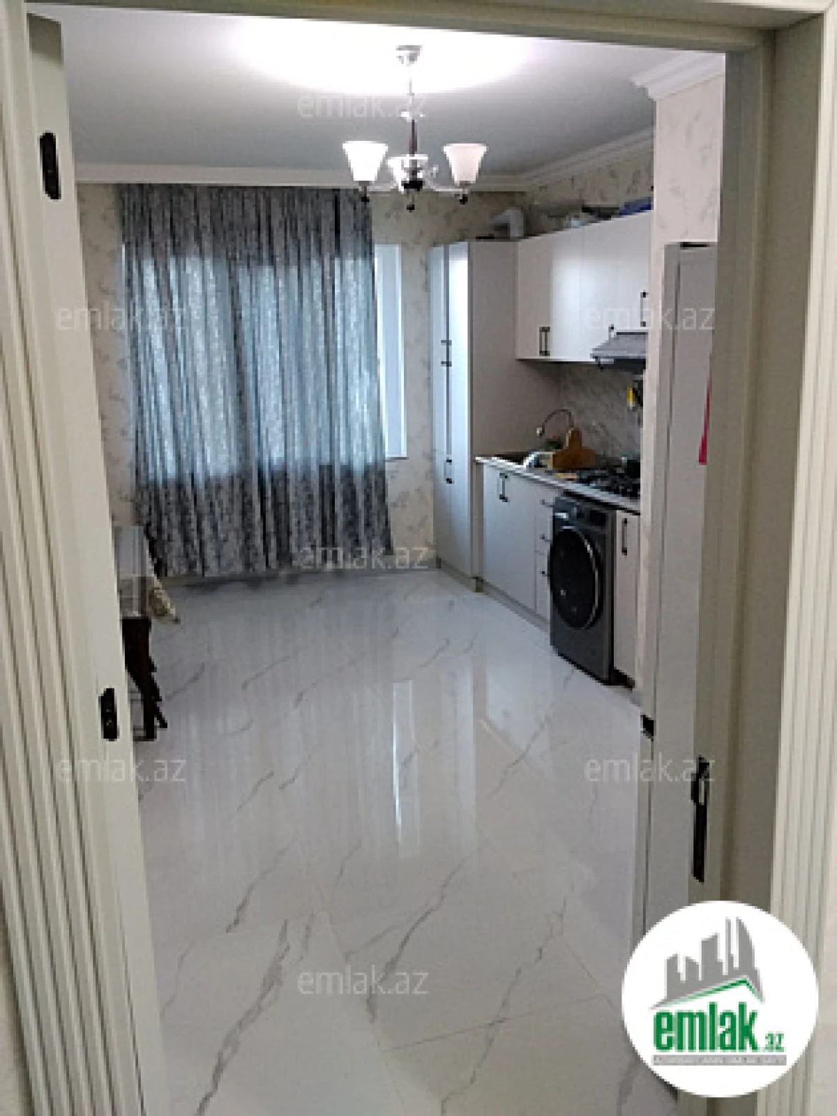 Satılır 4 otaqlı köhnə tikili 95 m²