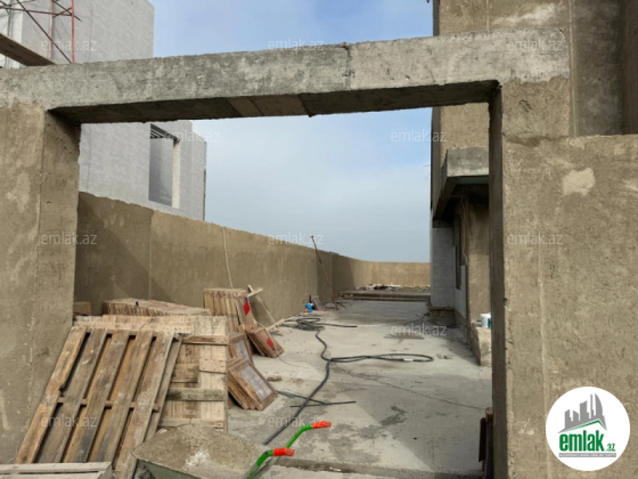 Satılır 7 otaqlı həyət evi 500 m²