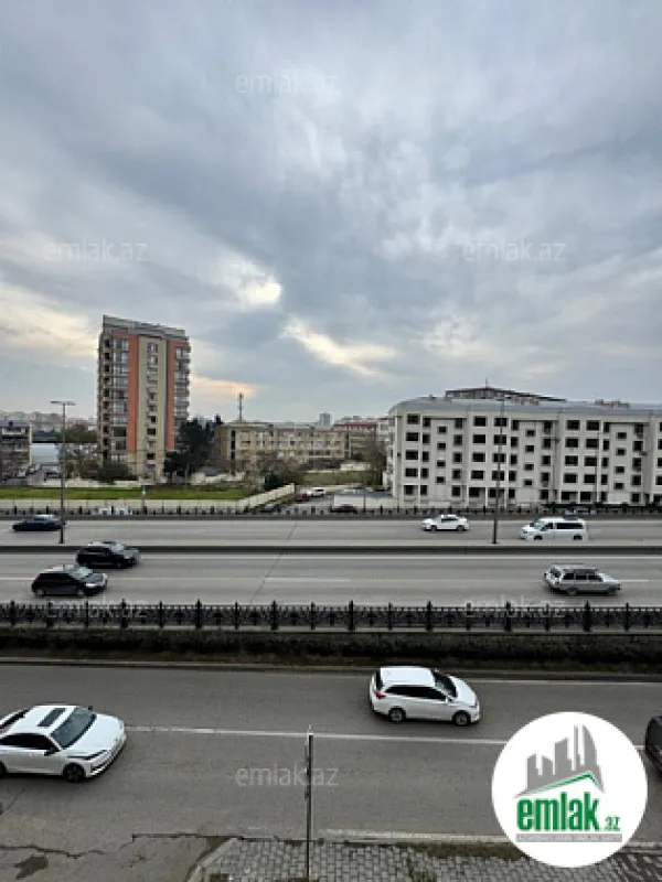 Satılır 2 otaqlı köhnə tikili 55 m²