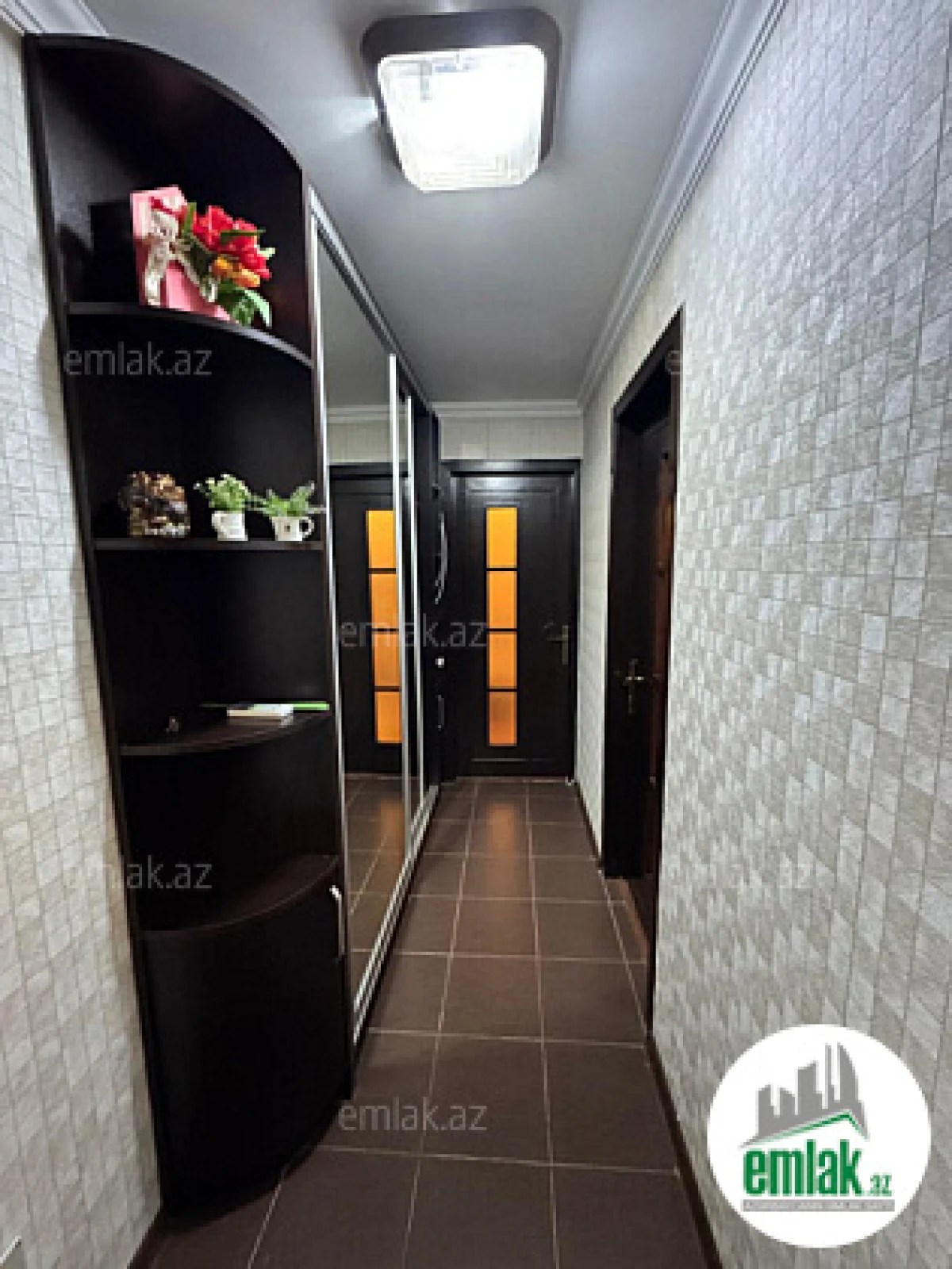 Satılır 2 otaqlı köhnə tikili 55 m²