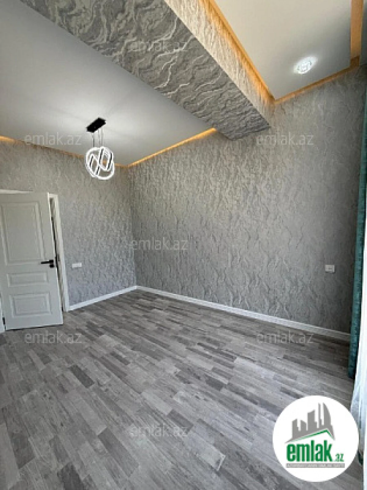 Satılır 2 otaqlı yeni tikili 80.5 m²