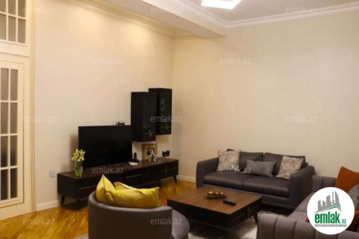 Satılır 3 otaqlı yeni tikili 80 m²