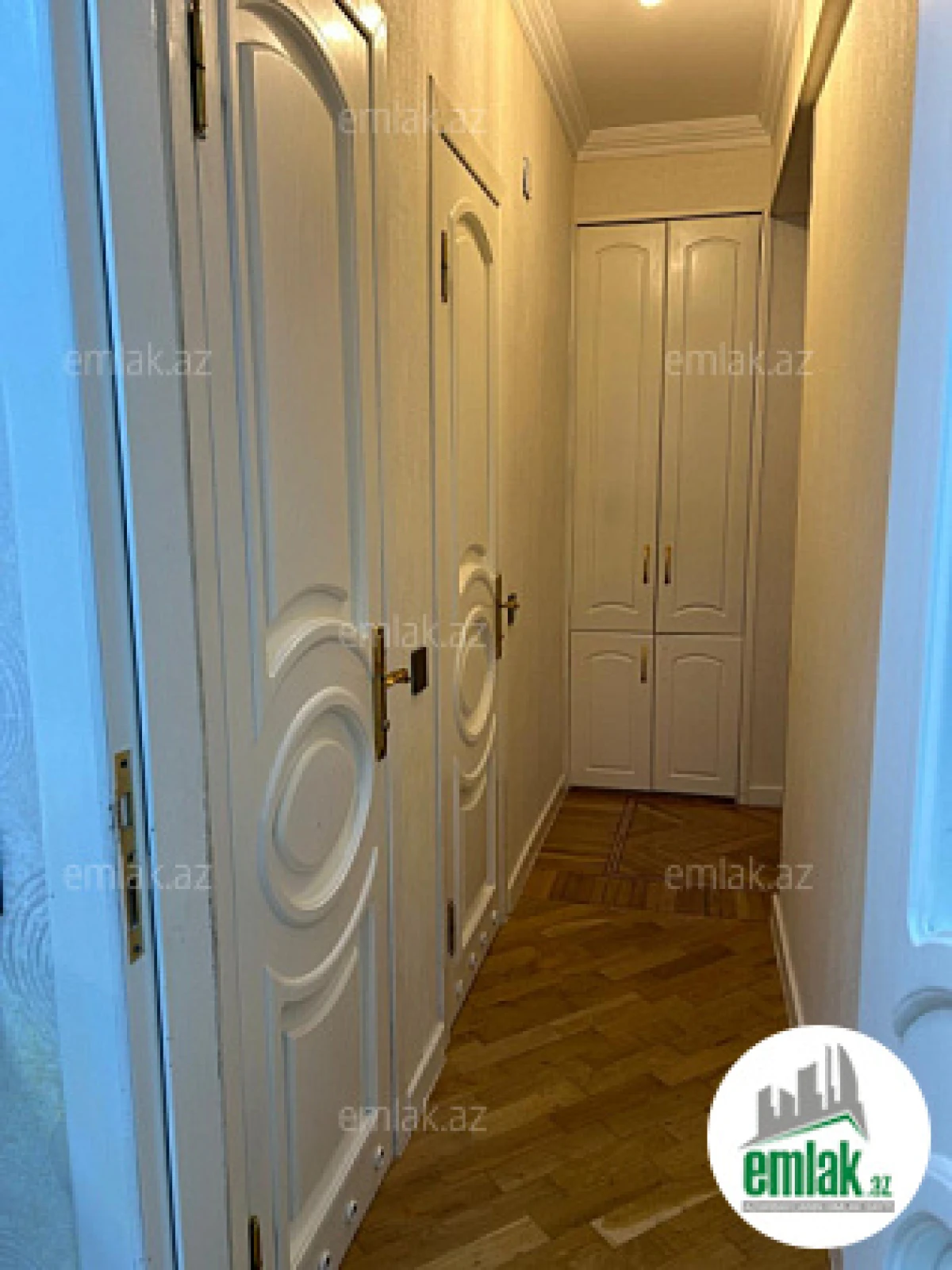 Satılır 2 otaqlı köhnə tikili 70 m²