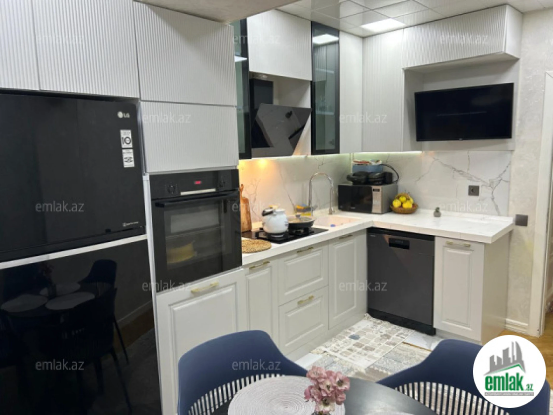 Satılır 2 otaqlı köhnə tikili 70 m²