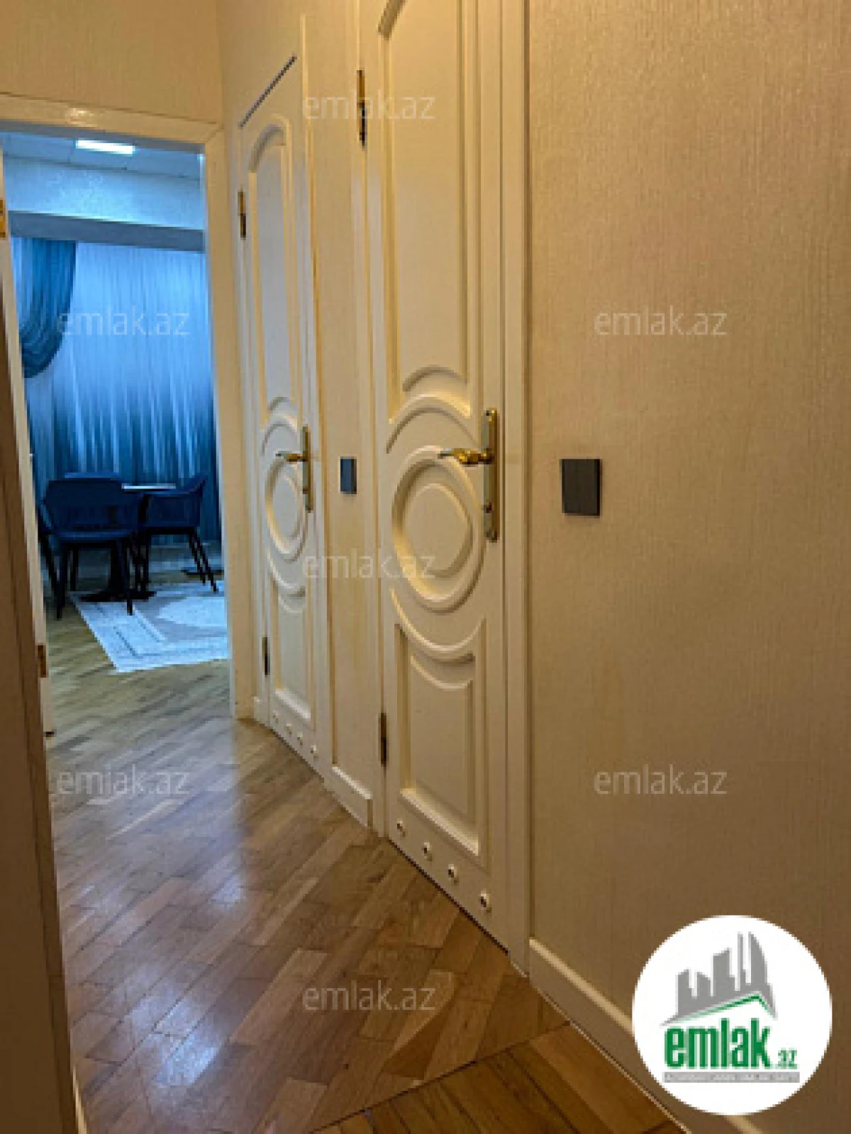 Satılır 2 otaqlı köhnə tikili 70 m²