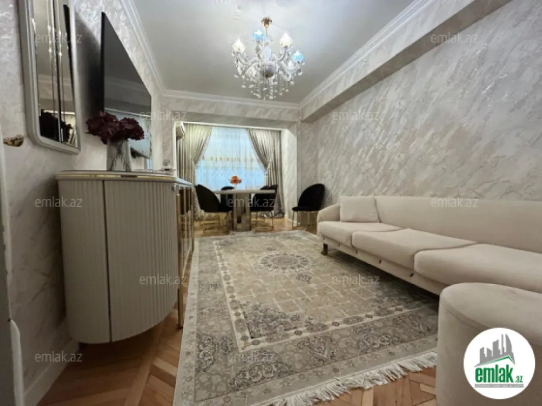 Satılır 2 otaqlı köhnə tikili 70 m²