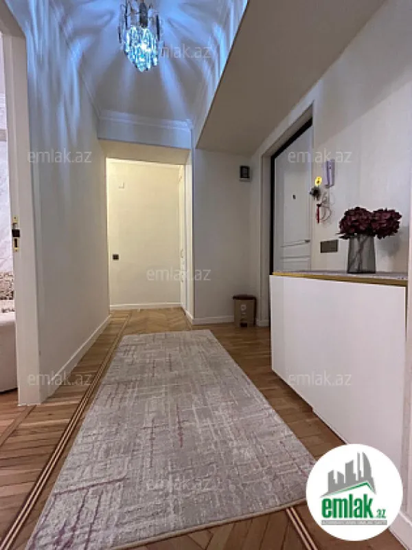 Satılır 2 otaqlı köhnə tikili 70 m²