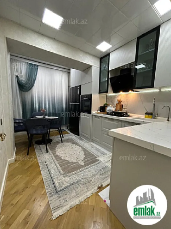 Satılır 2 otaqlı köhnə tikili 70 m²