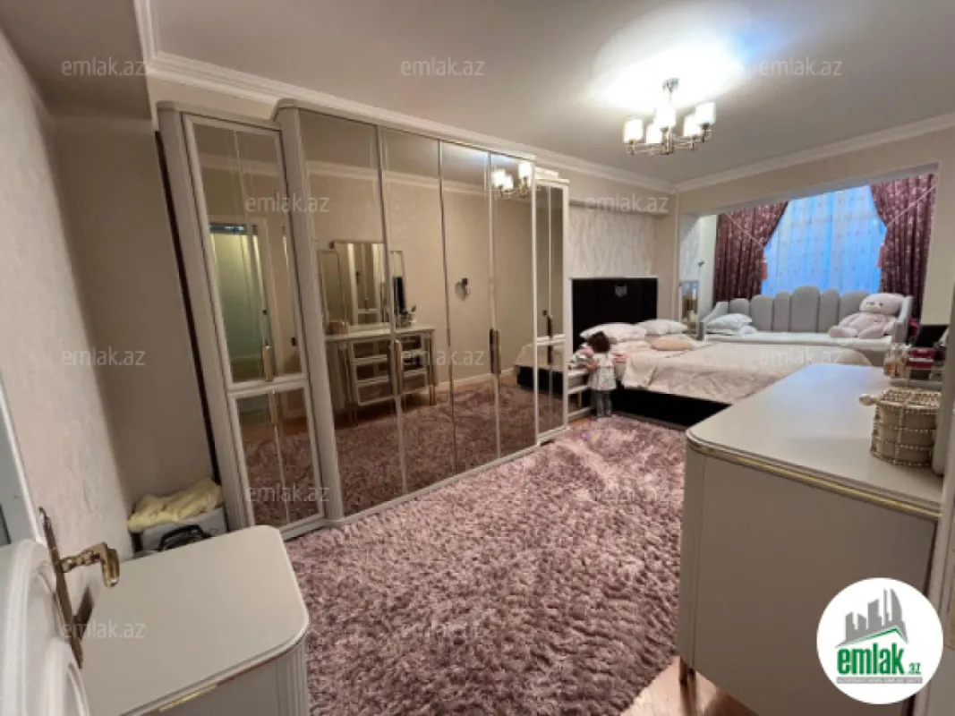 Satılır 2 otaqlı köhnə tikili 70 m²